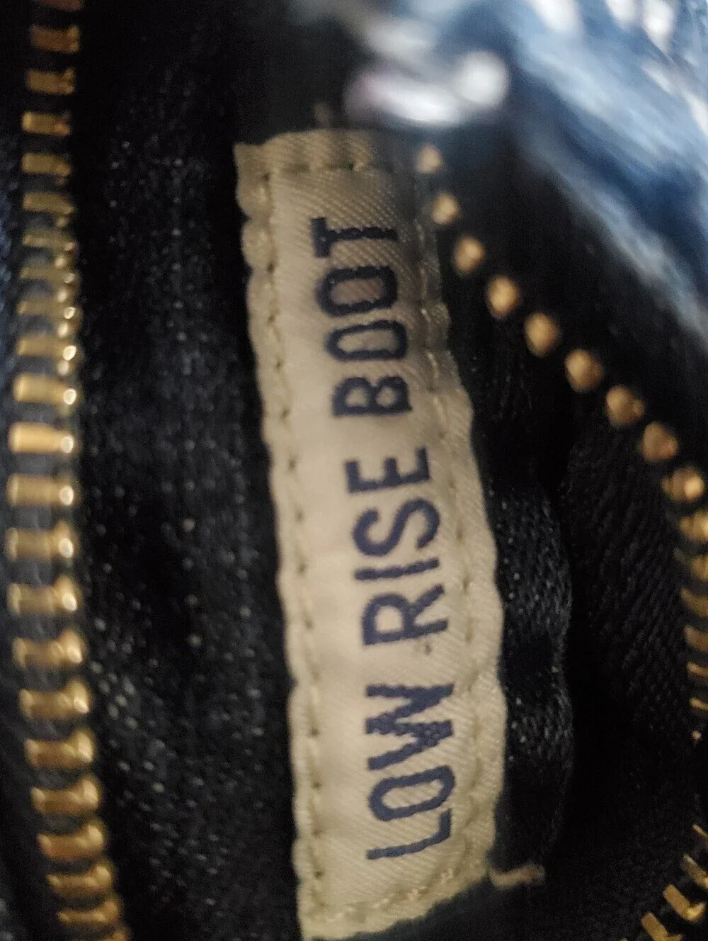 ARIAT LOW RISE BOOTCUT. 32 R. DENIM JEANS. WESTERN